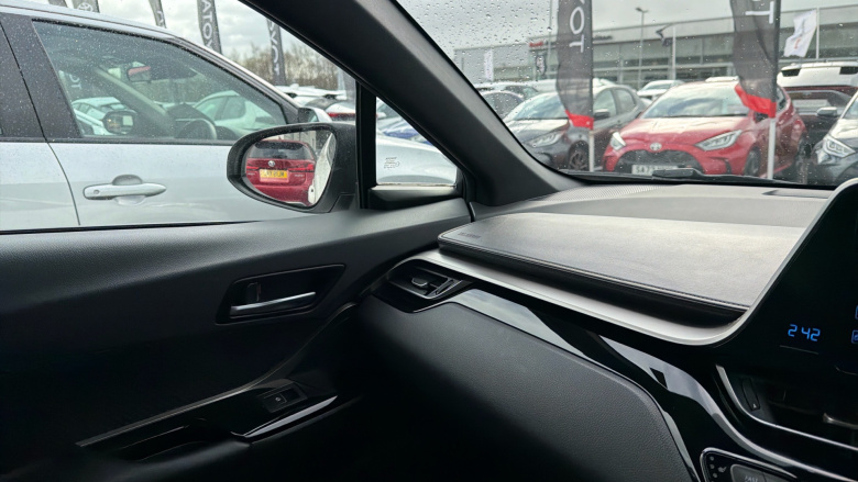 Toyota C-HR 1.8 Hybrid Design 5dr CVT Hybrid Hatchback